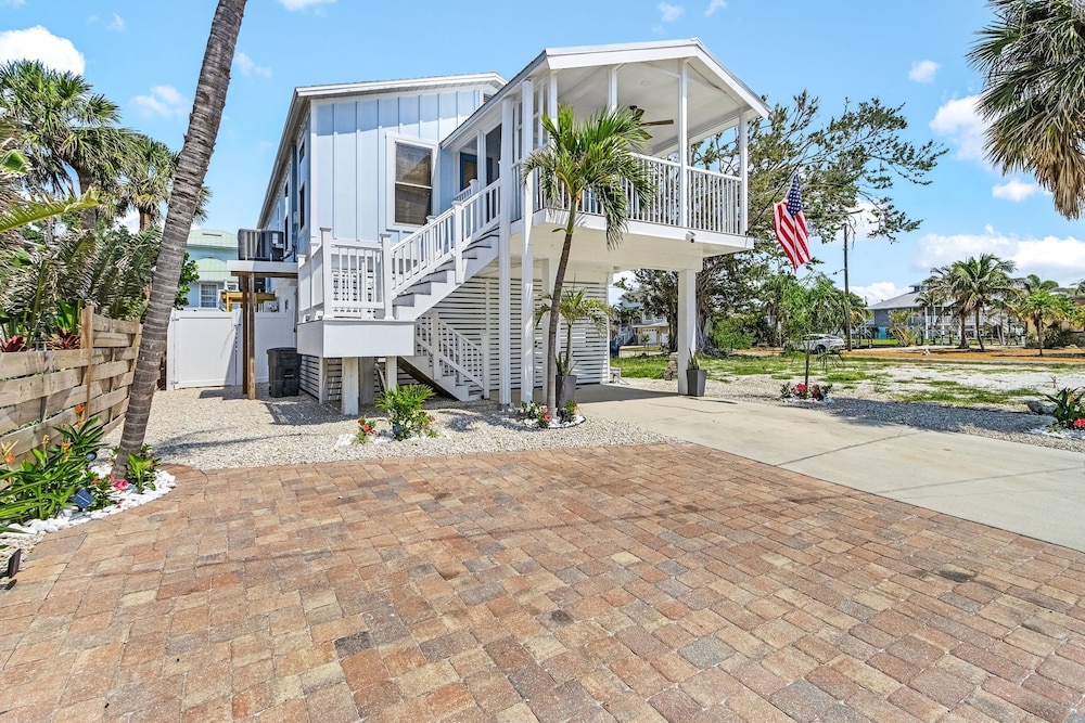 197 Beach Daze: 3br Pool Home, W/ Deeded Beach Access! 3 Bedroom Home