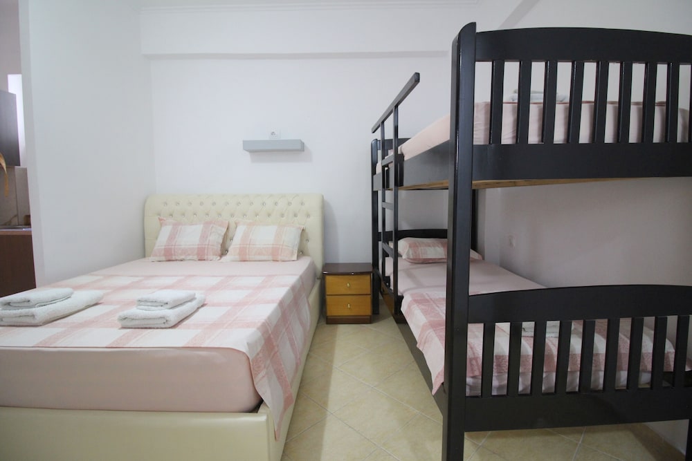 Andy Apartments