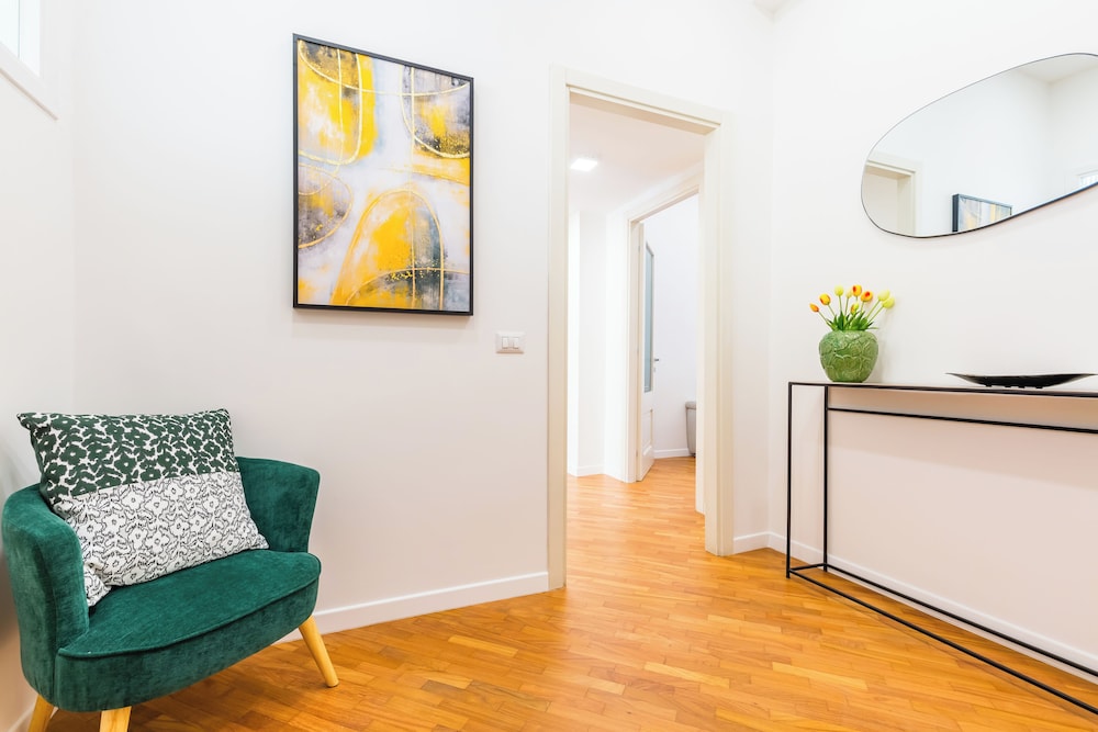 Stanzione Classy Flat at Vomero Central