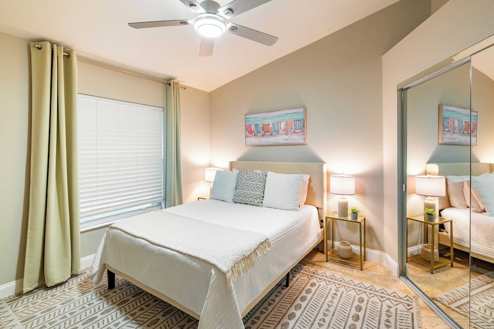Private Pool, Firepit, Game Room Mins to Beaches + Community Amenities Casa Solara by Avantstay