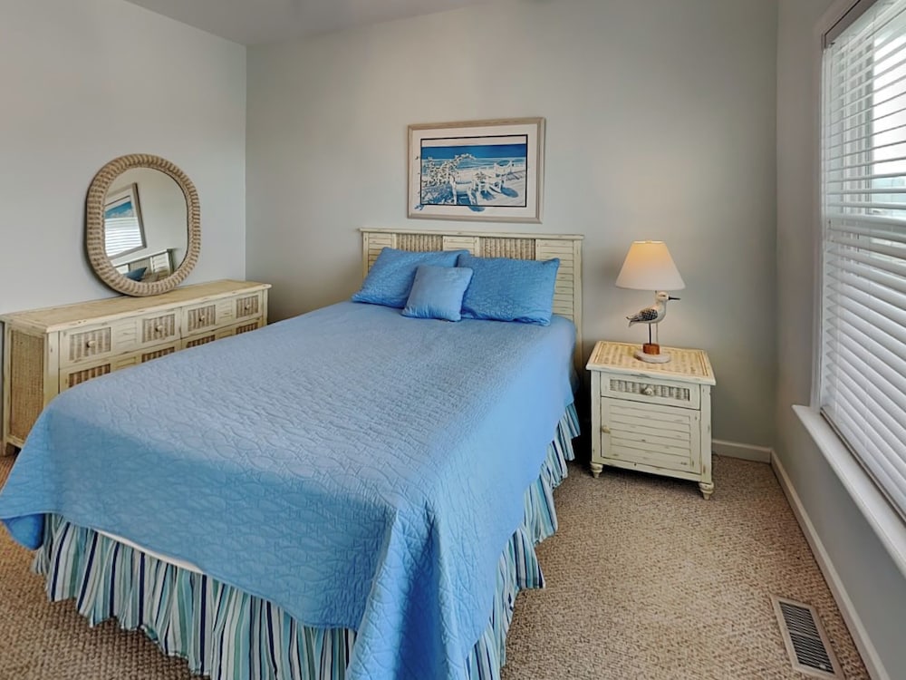 Ocean Splendor by Topsail Realty