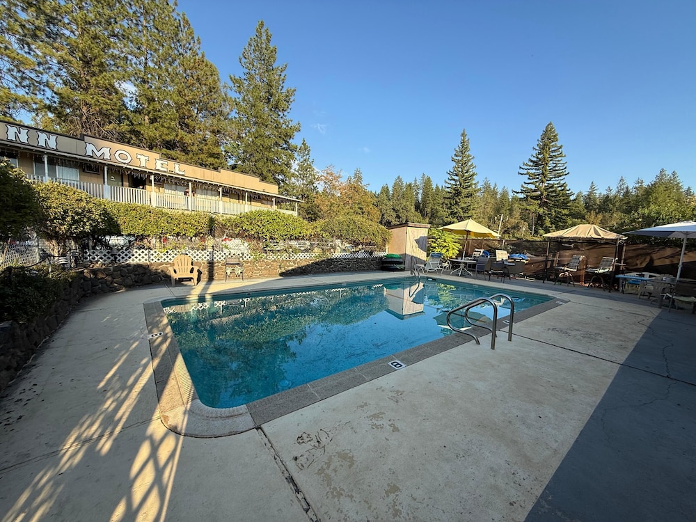 Columbia Inn Motel CA 49