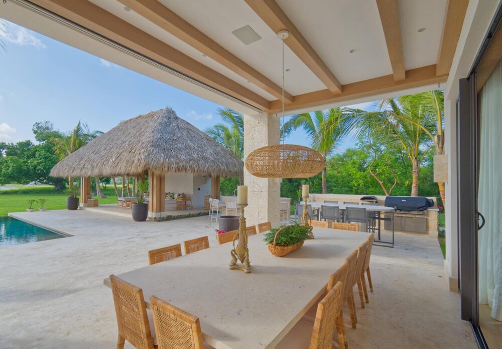 Luxury Villa With Heated Pool Jacuzzi Full Staff