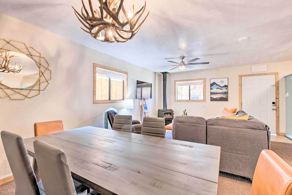 Red River Retreat: Walk to Lifts, Mtn Views! view 5