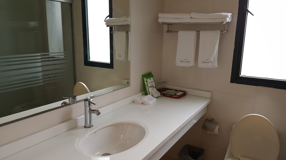 37 Garden Guesthouse Yangcheng Lake Br. view 2