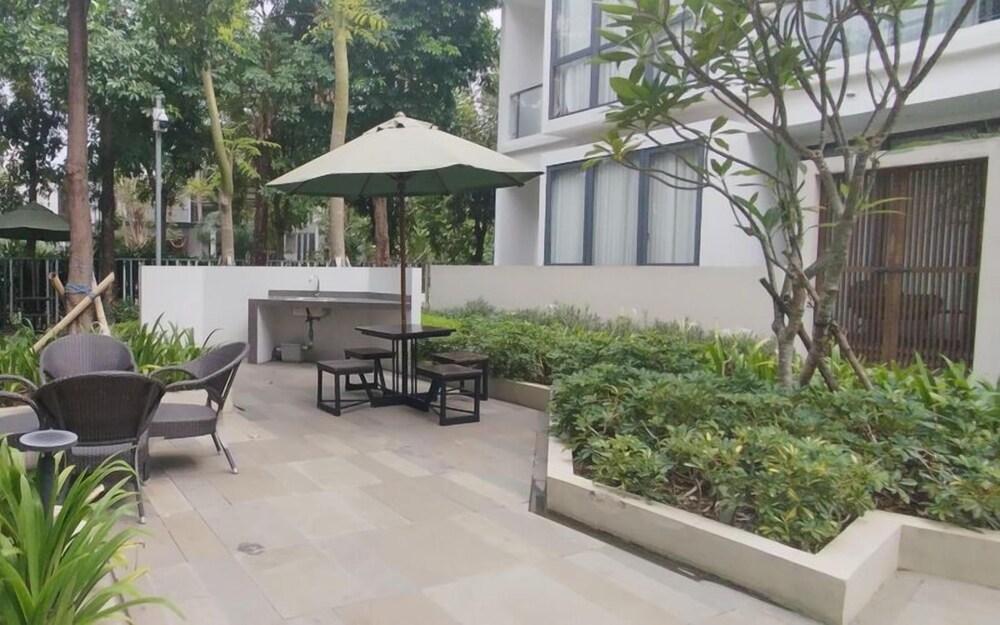 Tranquil And Modern Haven 2Br At The Rosebay Apartment