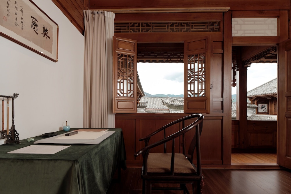 Shaxi Ancient Town Chang Le Li Chinese Courtyard Hotel