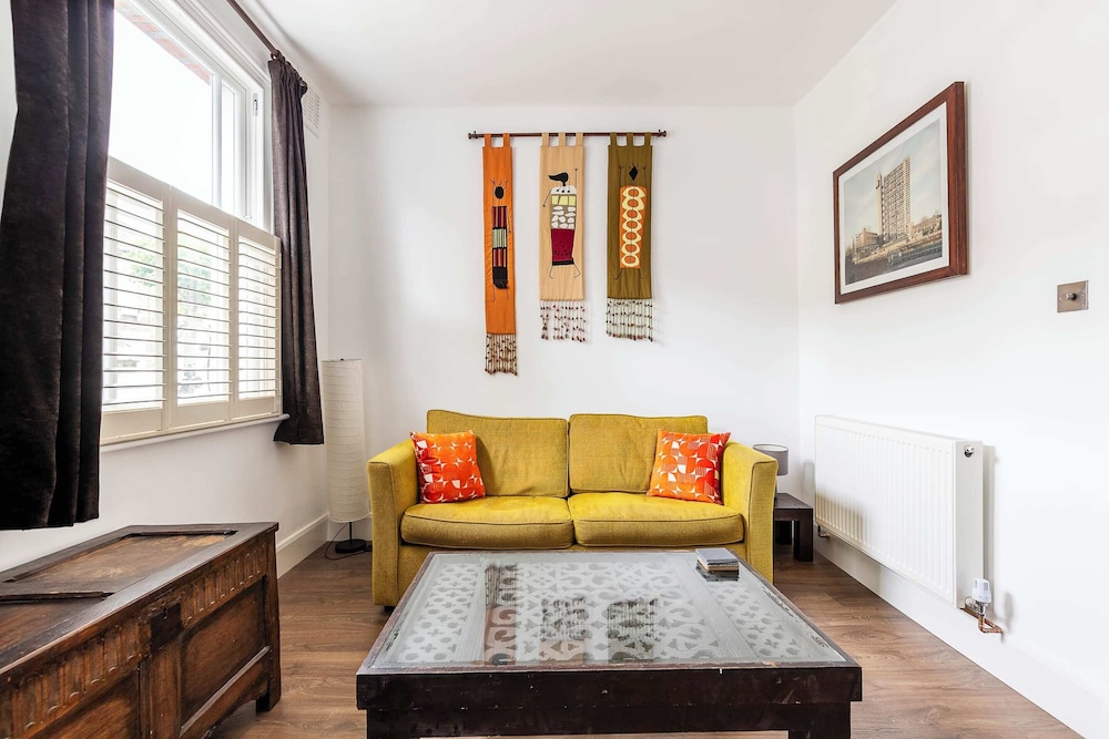 Charming Golborne Escape
