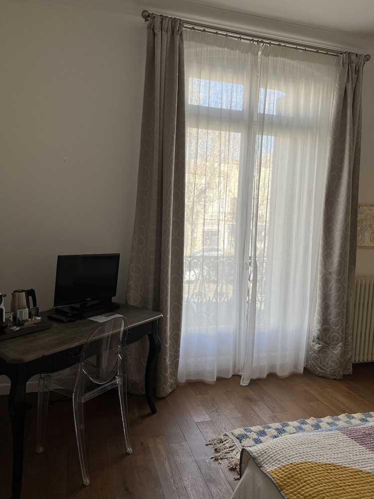 Photo 8