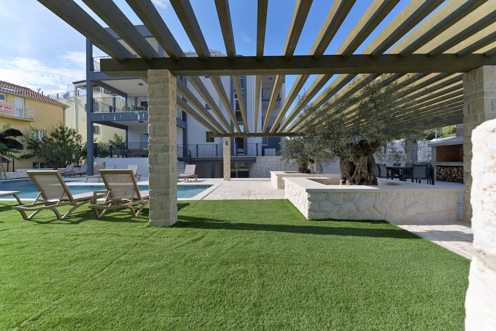 Luxury Living at Horizon Retreat