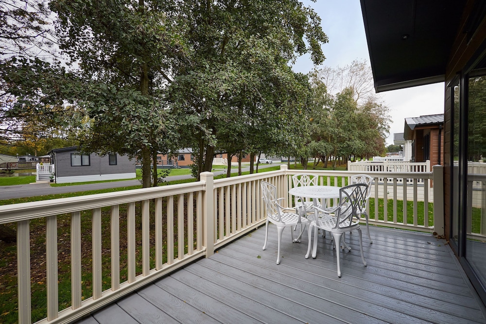 Host Stay Brackencroft Lodge