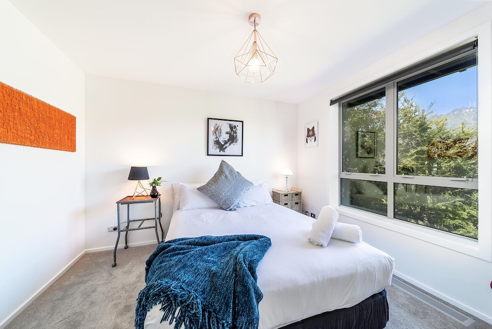 2-BEDROOM APARTMENT - BEECHWOOD view 2