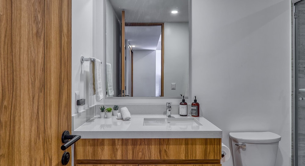 Harbor 171 by Naya Homes