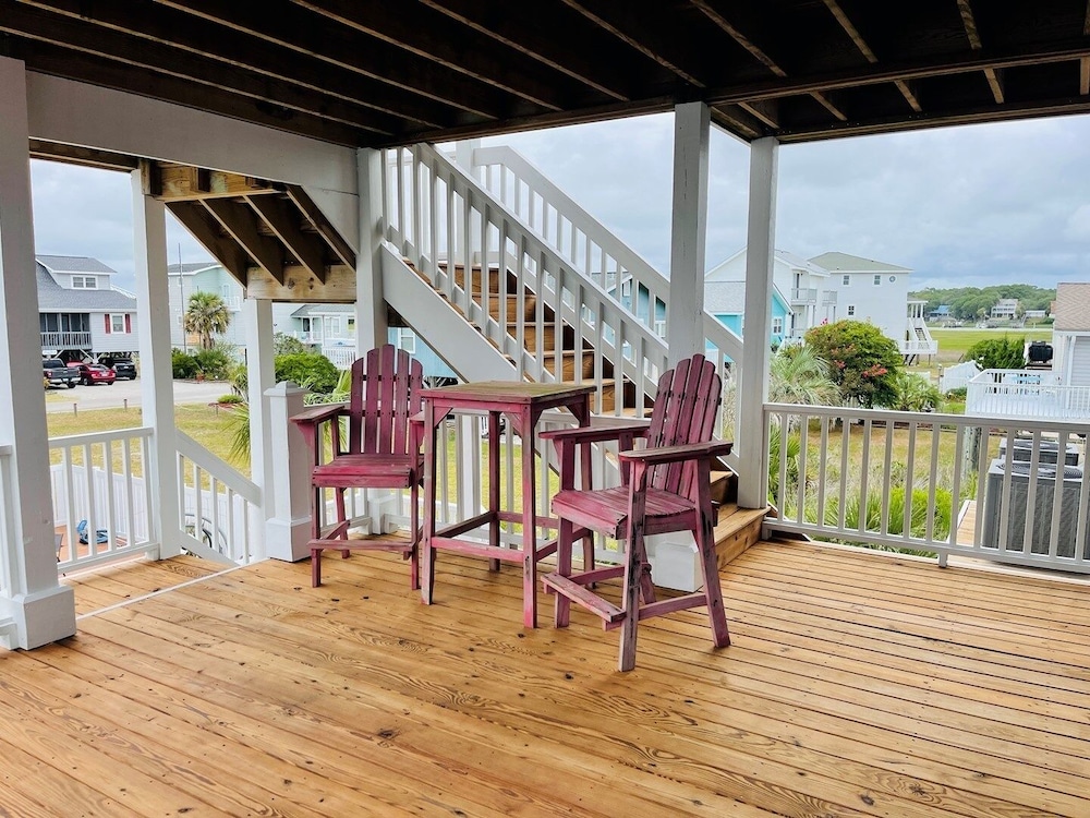 Compass Rose 4 Bedroom Home by RedAwning