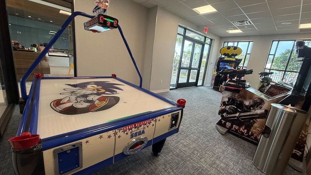 Upstay: Family Retreat w Pool, Cinema & Games Room