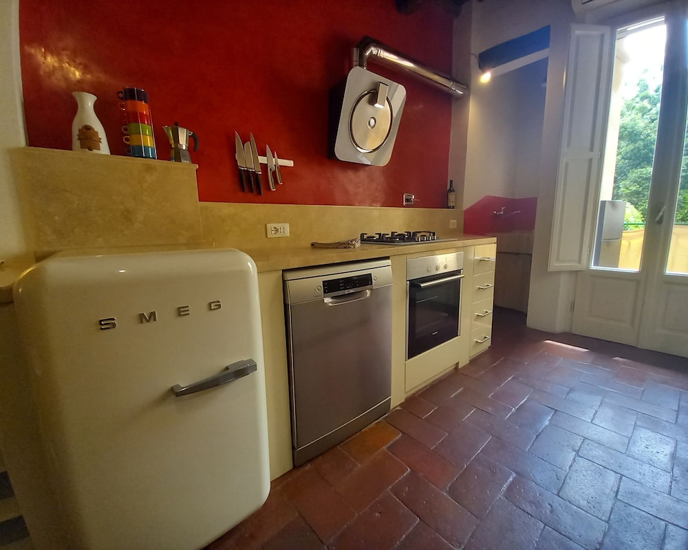 Pepi 64 in Firenze With 2 Bedrooms and 1 Bathrooms