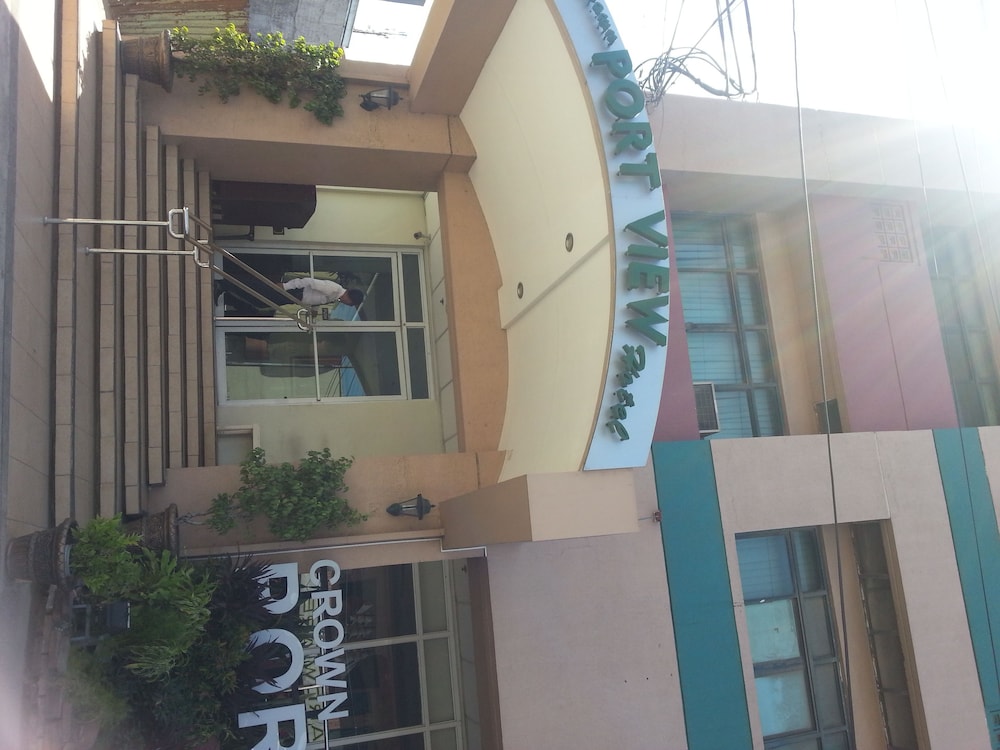 Crown Port View Hotel