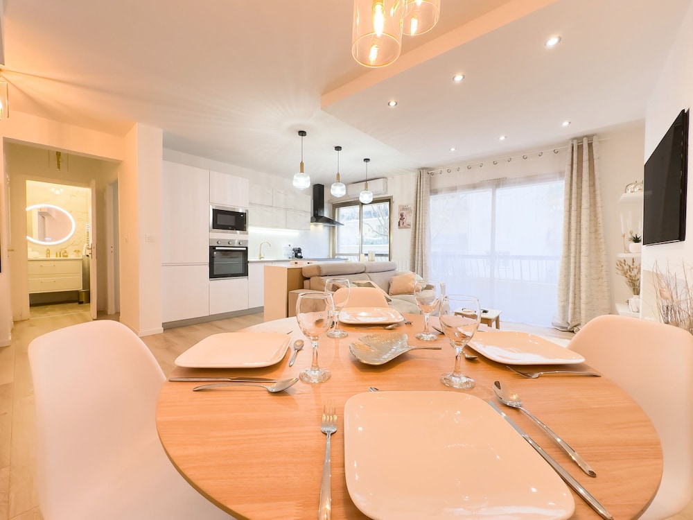 Le Dor in Cannes With 1 Bedrooms and 1 Bathrooms