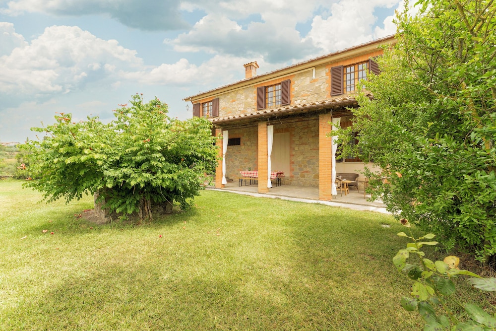 Casa Di Luca Eroica, Pool view 3