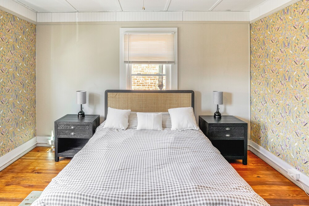 Walk to Dtwn Hudson: Cozy Upstate Apartment