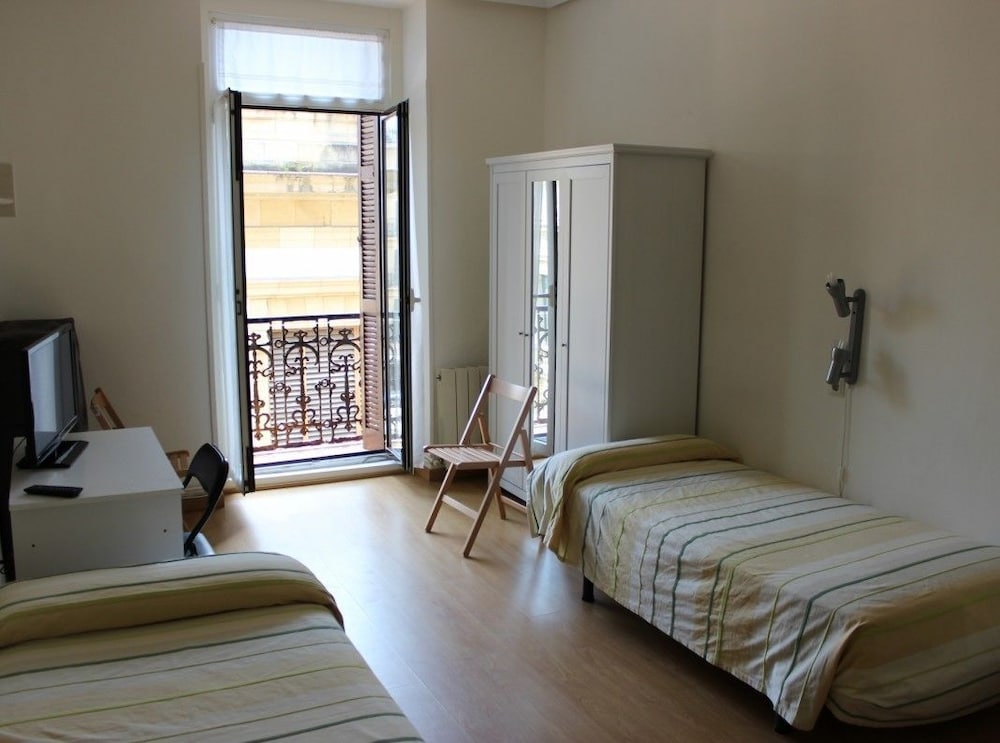 San Sebastian Vacations - Pension San Juan - Property Image 31
