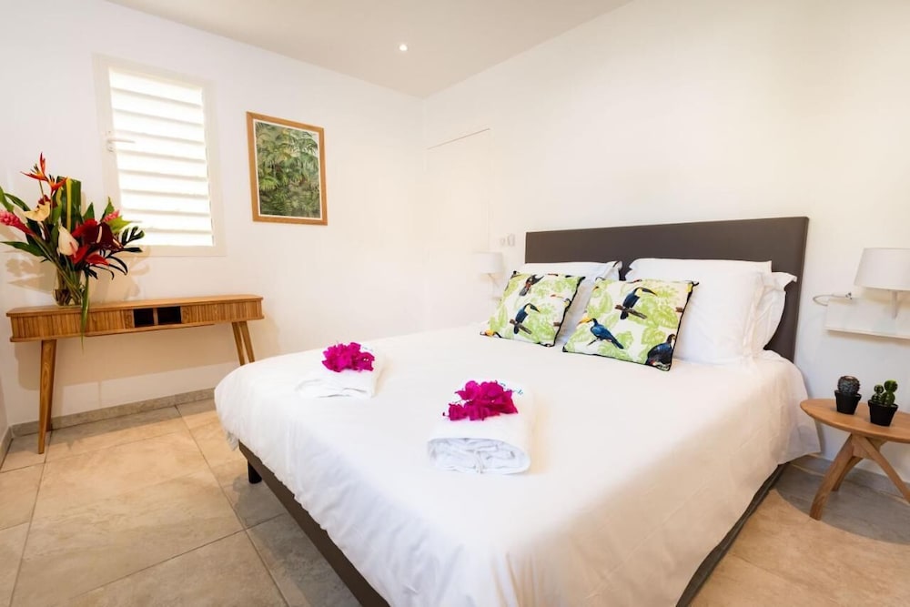 Villas Sun Rock view 3