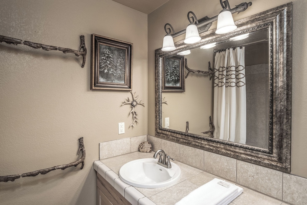 Double Elk Lodge by Ruidoso Vacation Rentals
