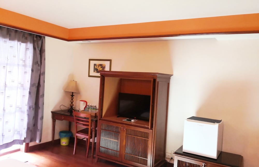 Alpine LXPD Premium Water Chalet photo 7