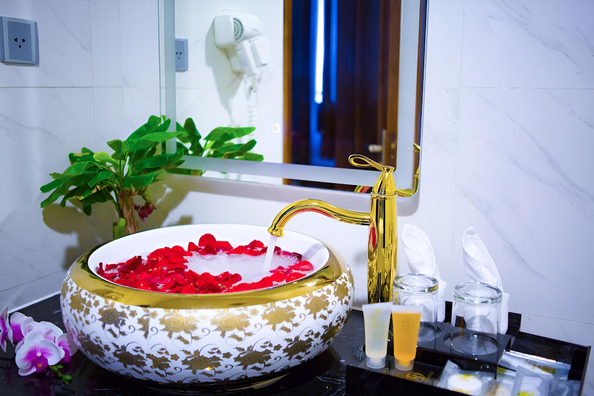 Le Hoang Beach Hotel