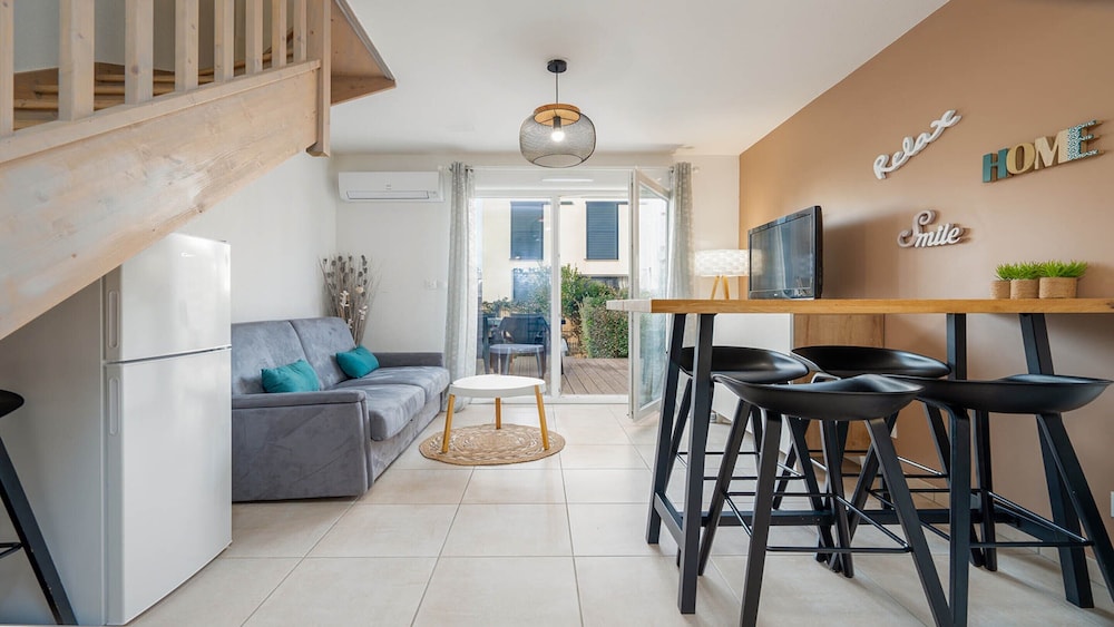 Villa in France Near Beach & Heated Pool