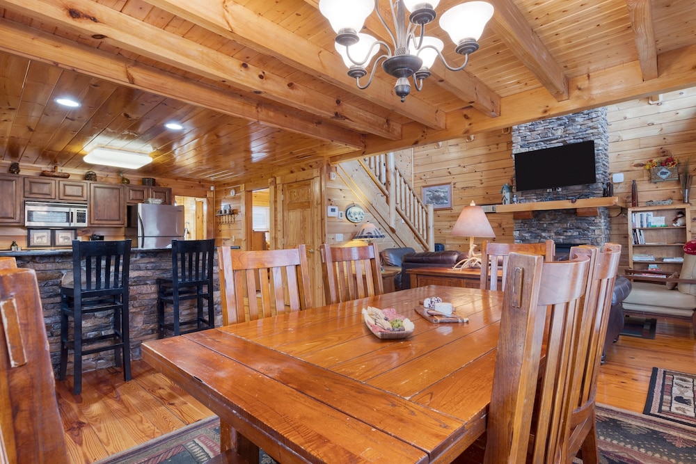 Anne s Place Cozy Cabin With Hot Tub Games Near Dollywood Attractions
