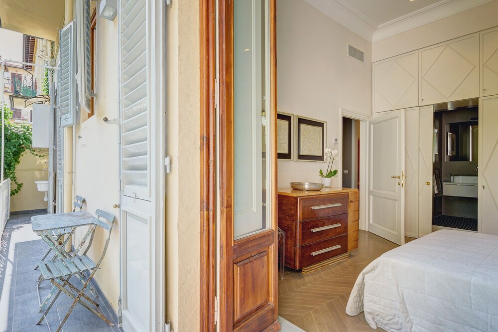 Raffaello Apartment by Firenze Prestige