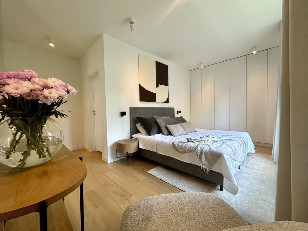 Wola Apartment by Renters Prestige view 5