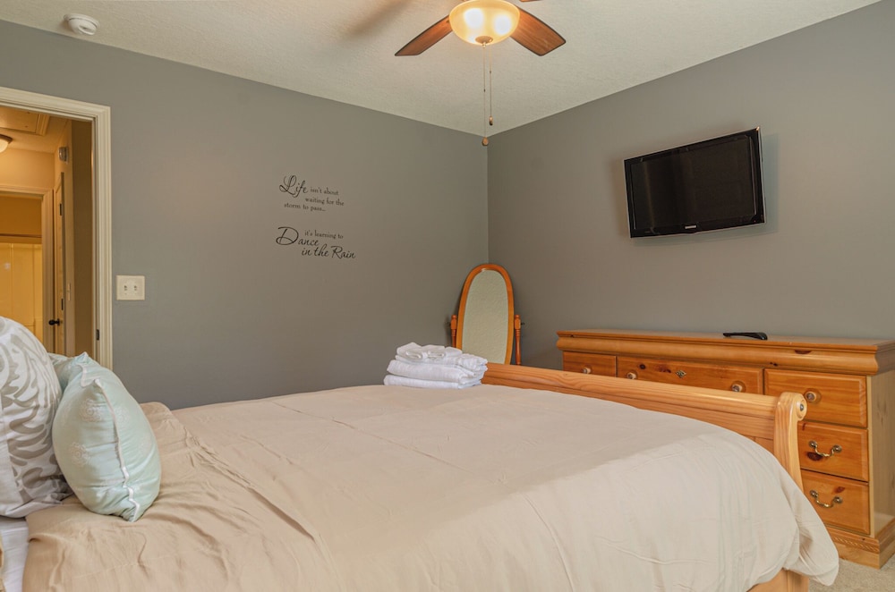 Serene Family Hideaway 4Br w Pool Table
