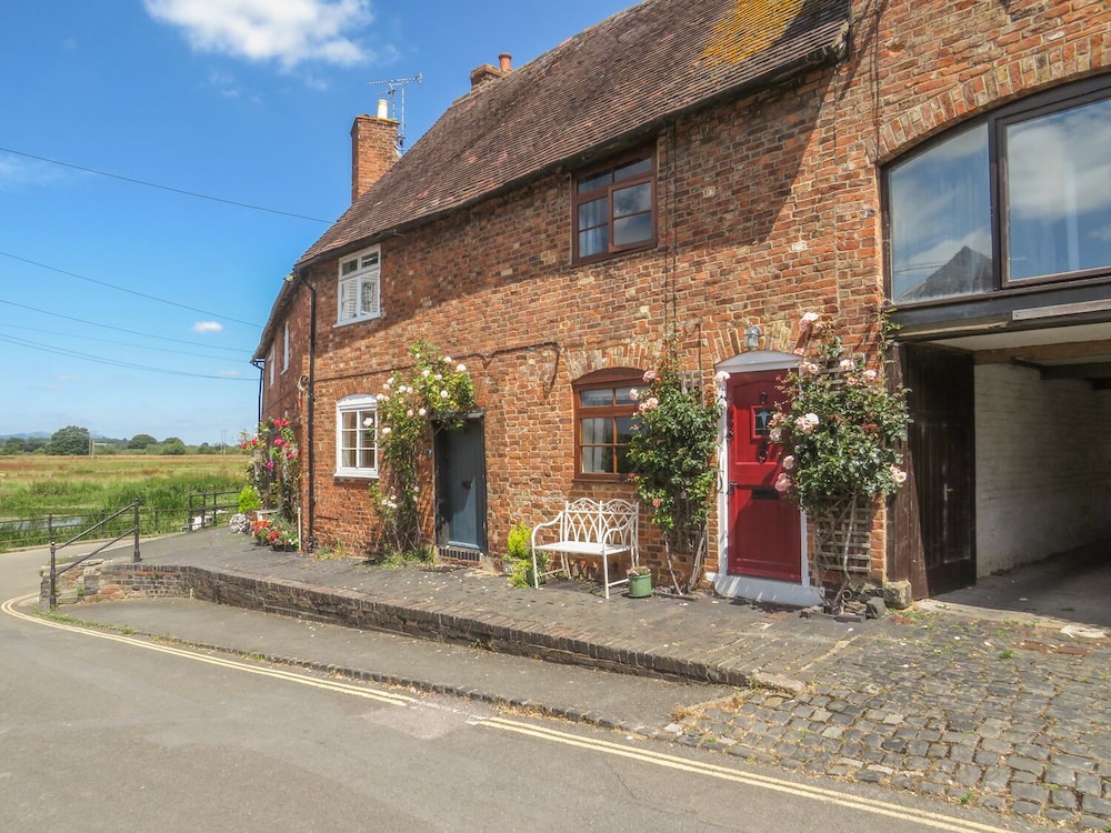 Tewkesbury Vacations - River Cottage - Property Image 12