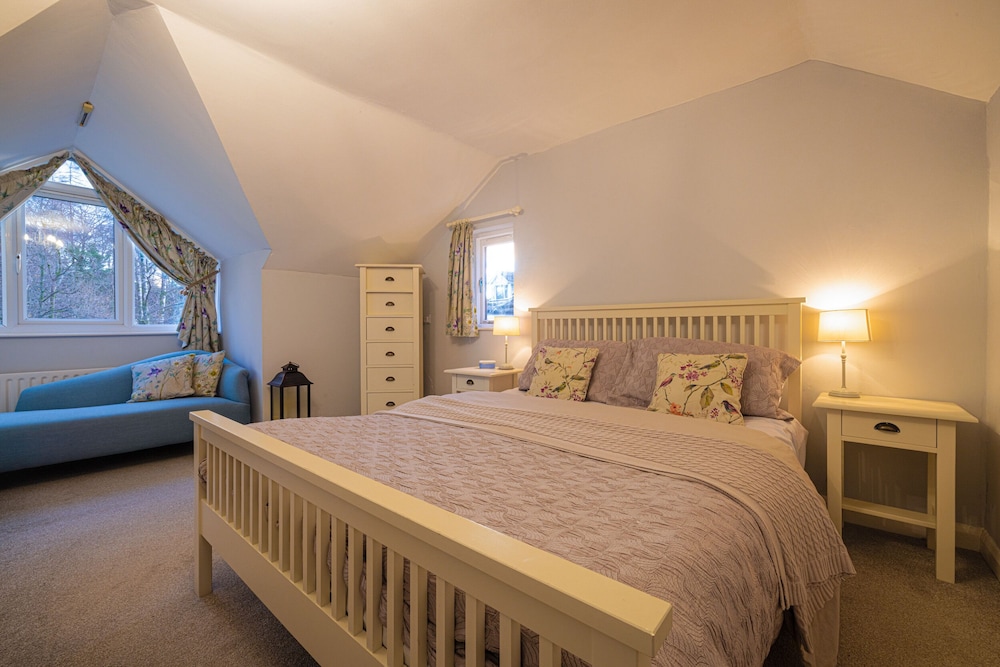 Holly Cottage