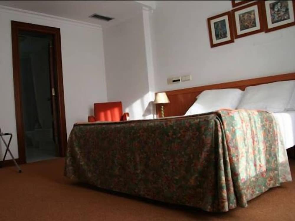 Hostal Gran Via Levante