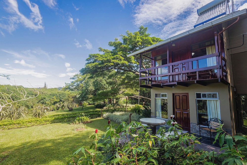 Hotel de Cabañas Valle Campanas - Image 1