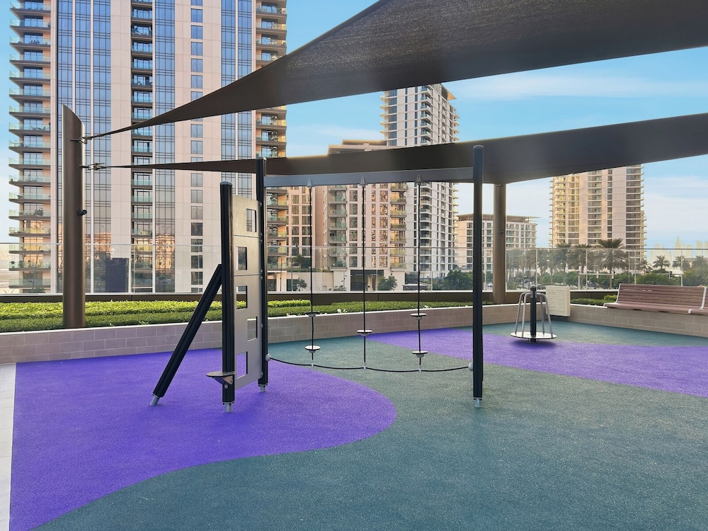 Serene 1BR Escape with Burj Khalifa View
