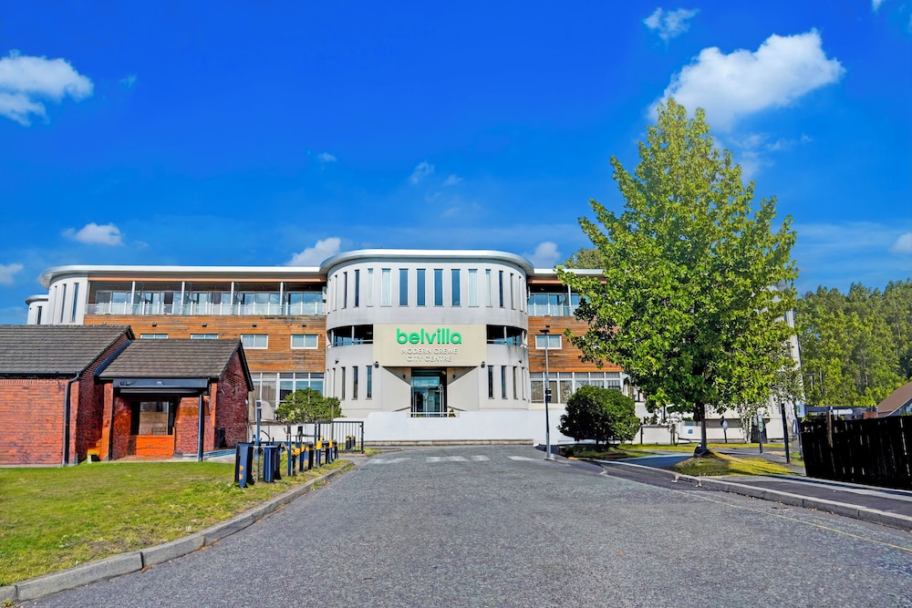 Crewe Vacations - Belvilla Crewe City Centre Hotel - Lifestyle - Property Image 1