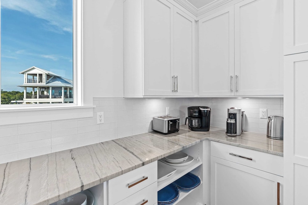 30A Beach Getaway by Avantstay Gulf Views + Pool Golf Cart + Bonfires