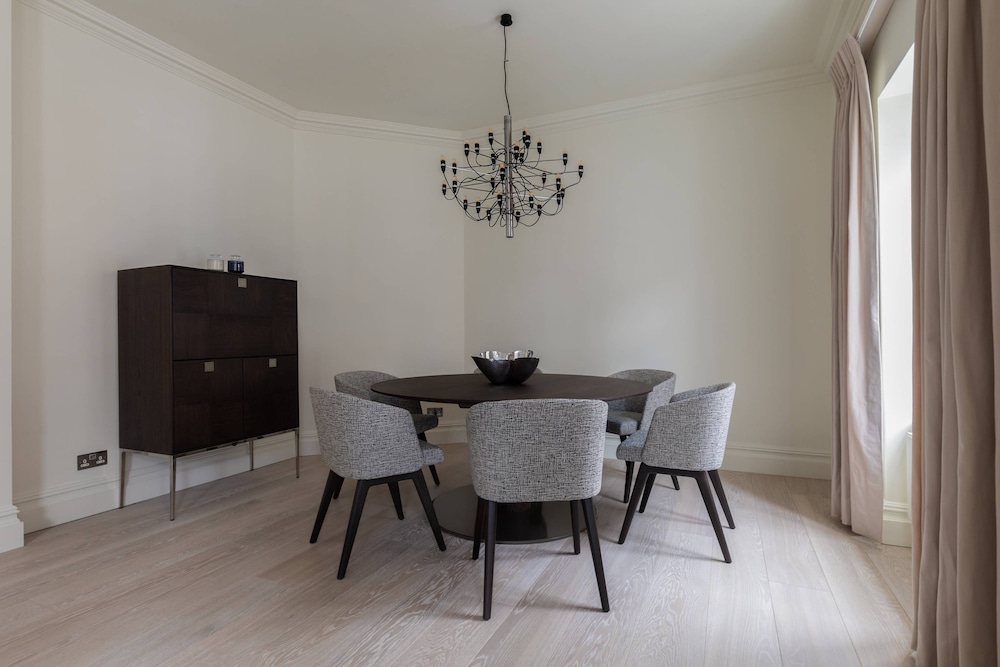 Sloane Court East VI by Onefinestay