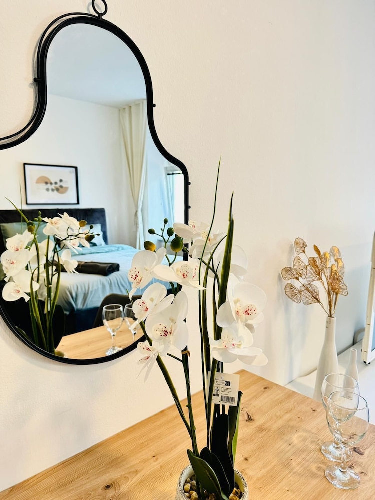 Spacious 7BR Apartment Prime Location