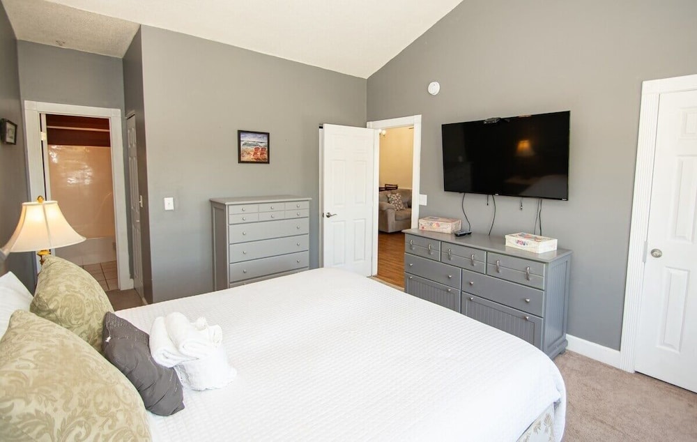 Magnolia North 4827-302 2 Bedroom Condo