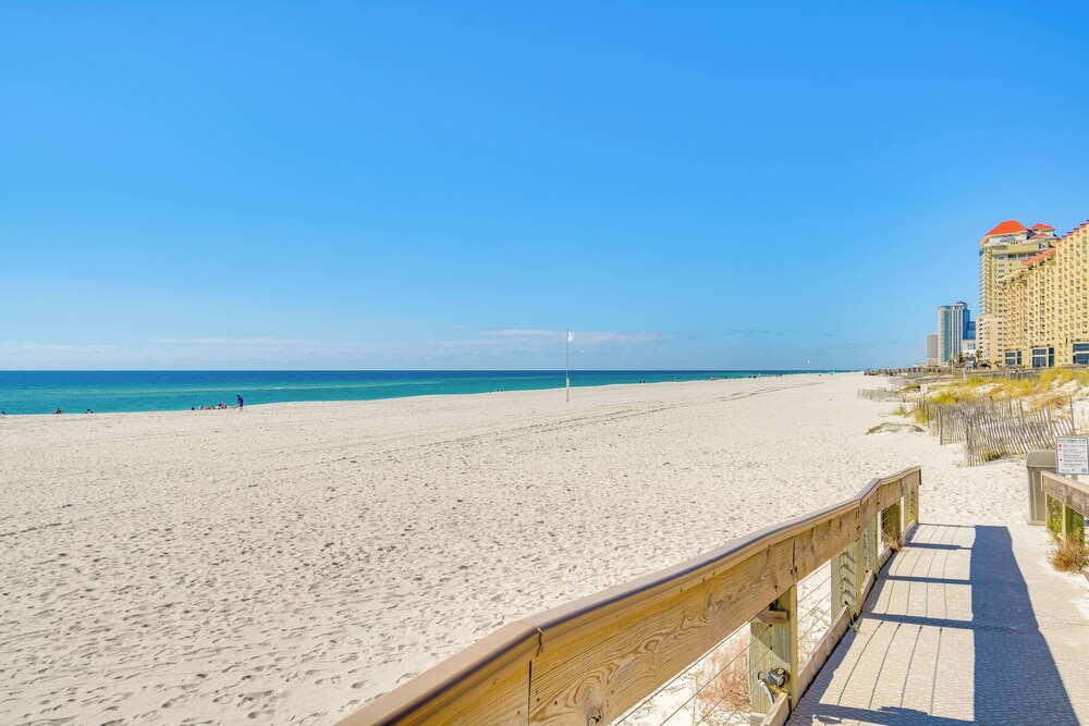'seagulls Nest' Oceanfront Oasis w/ Pool Access!