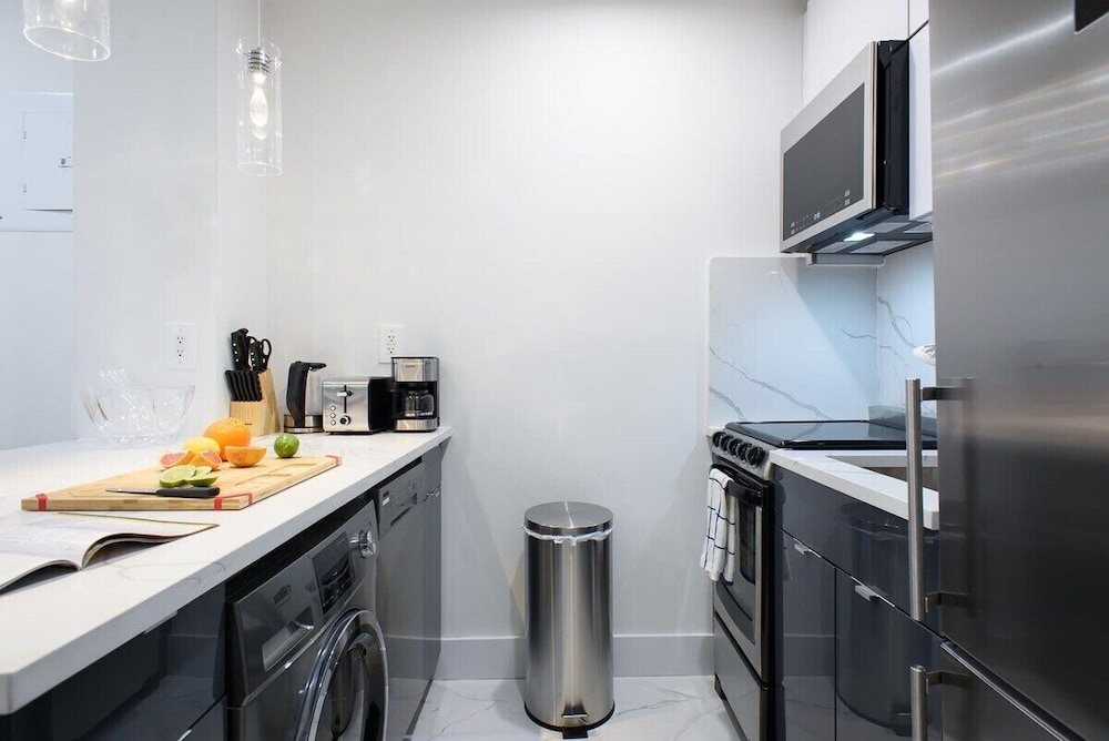 1597 New York Apt
