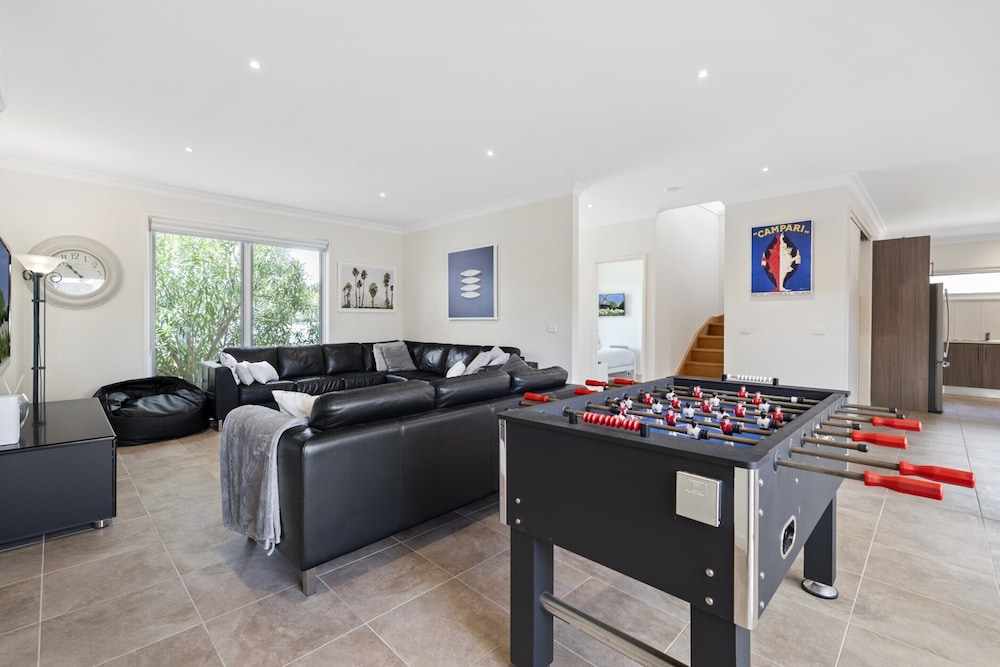 Seaside 3-bed Home, Direct Beach Access