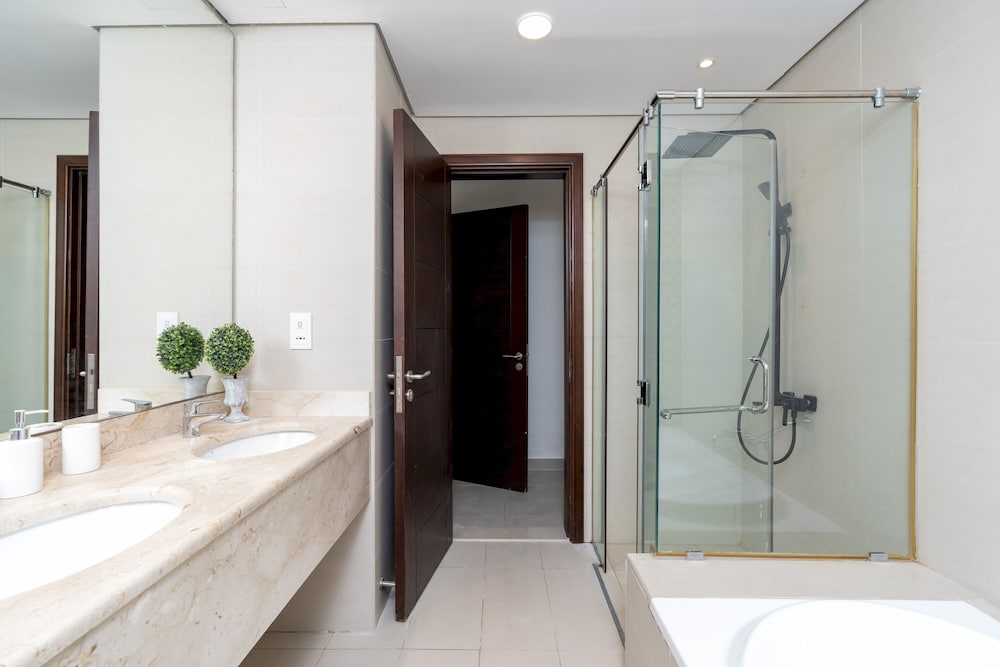 Luxury 5B Villa Private Garden in Ras Al Khaimah
