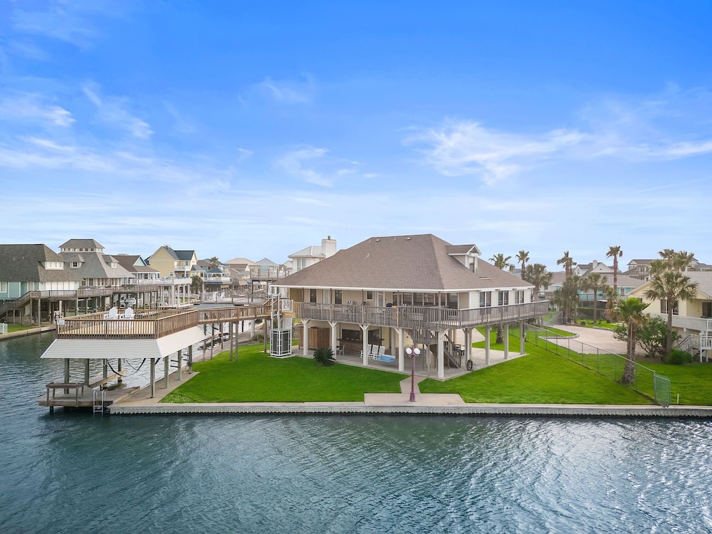 Bay Vista by Ryson Vacation Rentals
