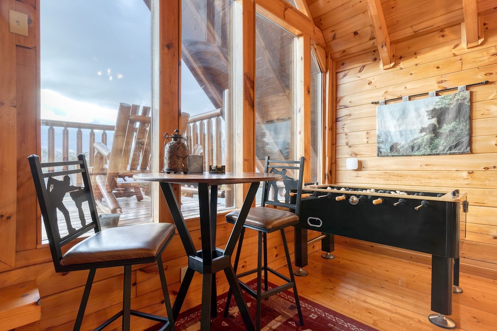 Anne s Place Cozy Cabin With Hot Tub Games Near Dollywood Attractions